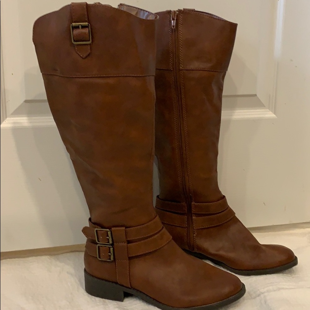 Ladies equestrian boots